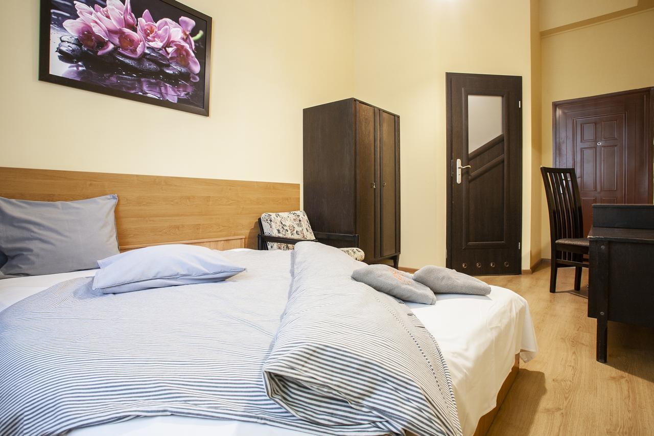 Momotown Privates Bed and Breakfast Krasków Εξωτερικό φωτογραφία