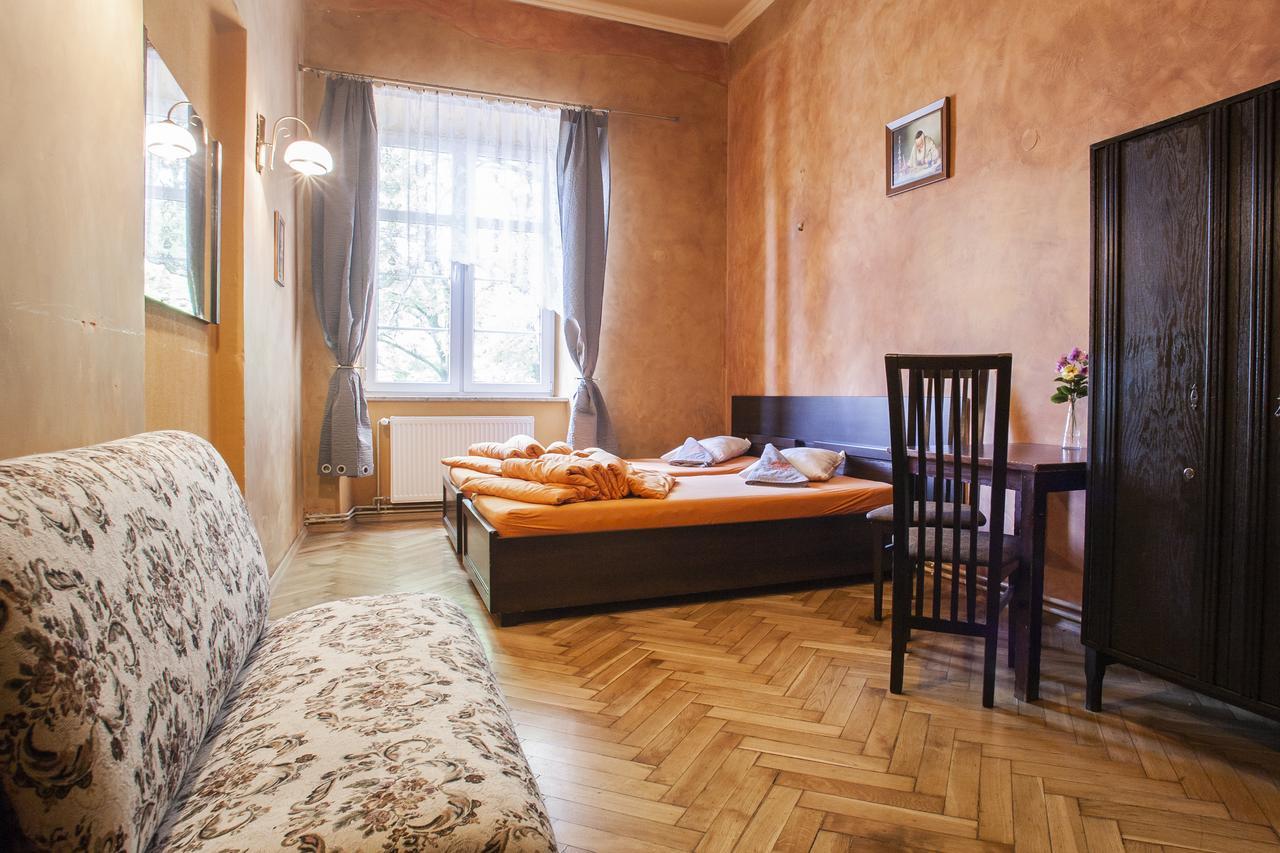 Momotown Privates Bed and Breakfast Krasków Εξωτερικό φωτογραφία